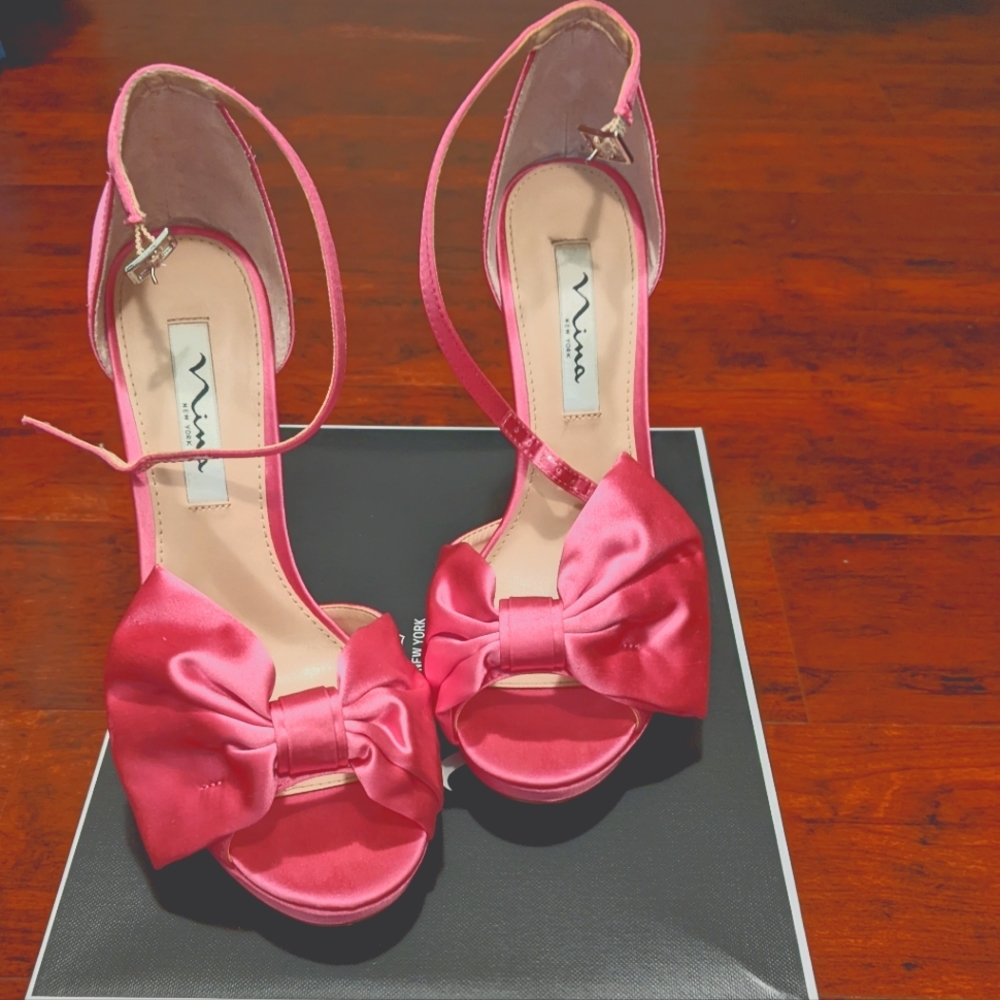 Nina pink pumps